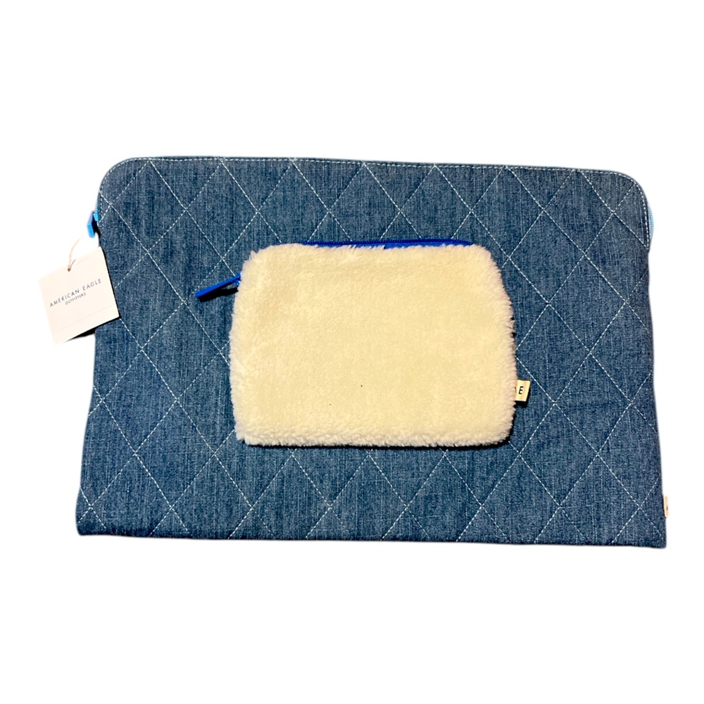 American Eagle laptop or tablet bag with pouch for wireless mouse.